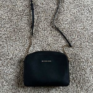 Michael Kors small crossbody - black